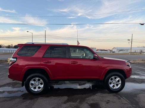 Used 2015 Toyota 4Runner SR5 image 14