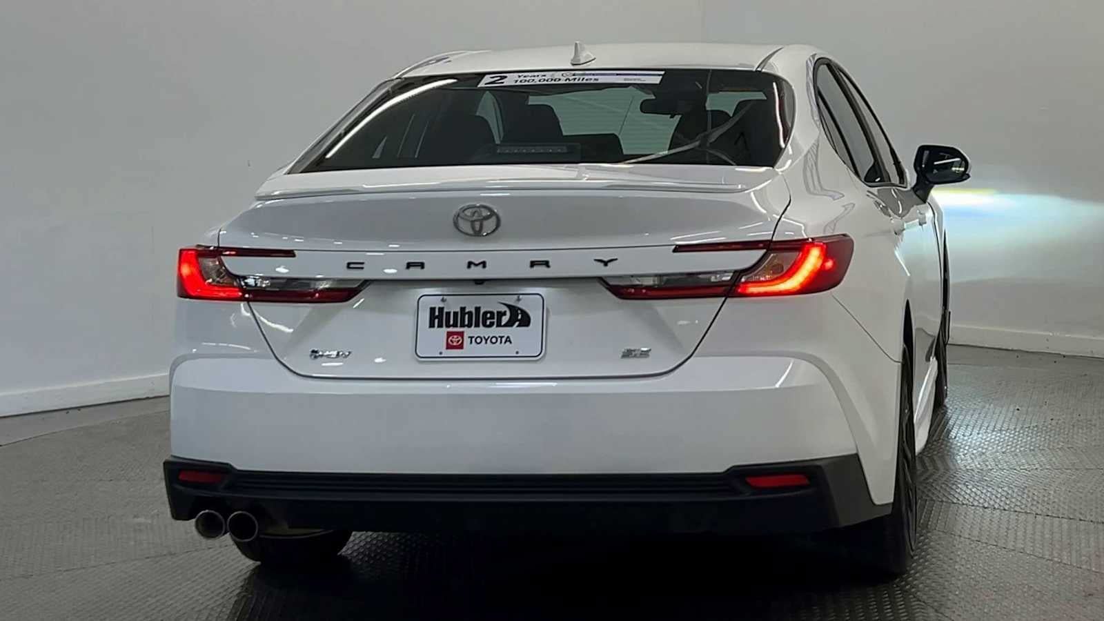 Used 2025 Toyota Camry SE FWD image 7