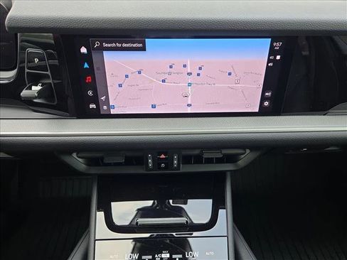 Used 2025 Porsche Cayenne Coupe image 14