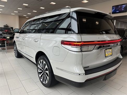 Certified 2022 Lincoln Navigator Reserve image 7