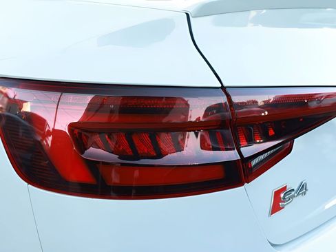 Used 2019 Audi S4 Premium Plus w/ Premium Plus Package image 24