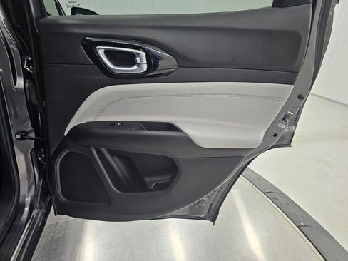 Used 2024 Jeep Compass Limited image 34