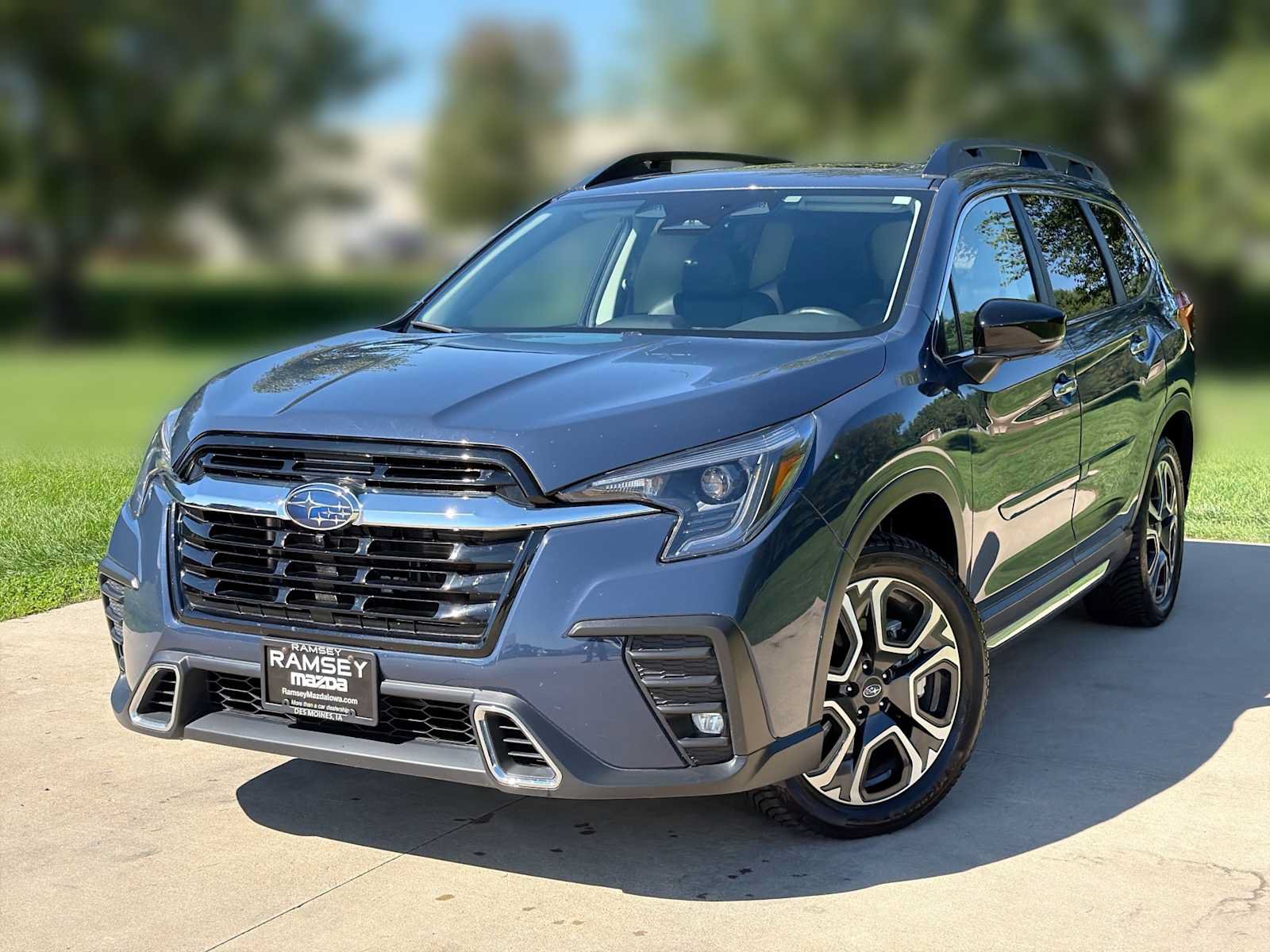 Used 2024 Subaru Ascent Touring AWD/4WD image 1