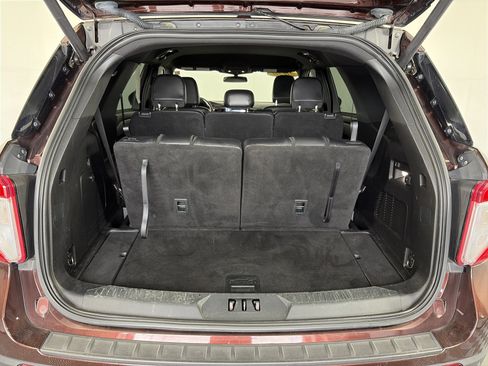Used 2020 Ford Explorer XLT w/ Equipment Group 202A AWD/4WD image 15