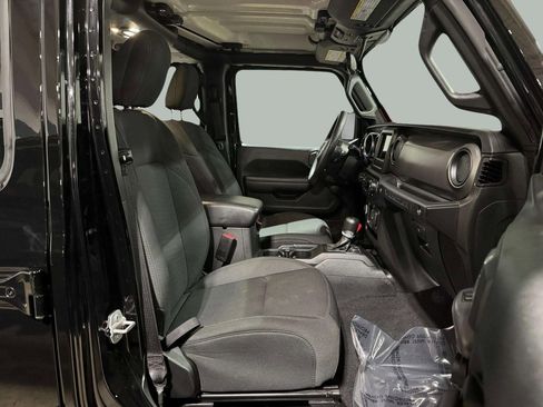 Used 2022 Jeep Wrangler Unlimited Sport image 23