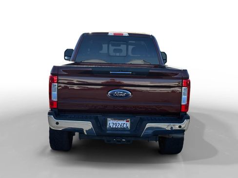 Used 2017 Ford F250 Lariat w/ Lariat Value Package AWD/4WD image 4