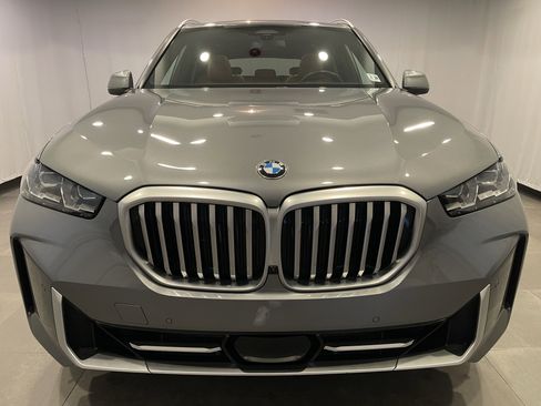 Certified 2024 BMW X5 xDrive40i w/ Premium Package image 2