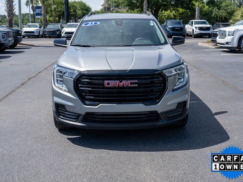 Used 2023 GMC Terrain SLE w/ Driver Convenience Package FWD image 8