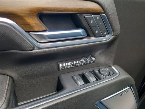 Used 2023 Chevrolet Silverado 1500 High Country w/ Technology Package image 13