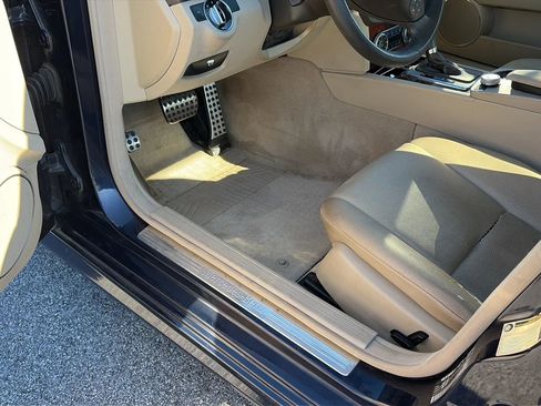 Used 2011 Mercedes-Benz C 300 4MATIC Sedan image 18