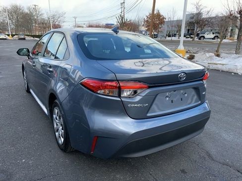 Certified 2025 Toyota Corolla LE image 5