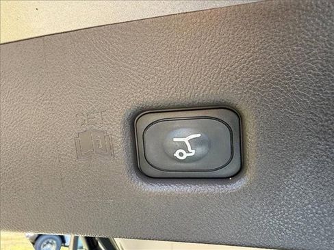 Used 2021 Lincoln Nautilus Reserve w/ Equipment Group 201A image 17