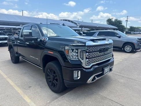 Used 2021 GMC Sierra 2500 Denali w/ Denali Black Diamond Edition AWD/4WD image 2