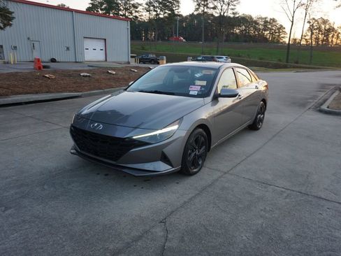 Used 2023 Hyundai Elantra Blue image 22