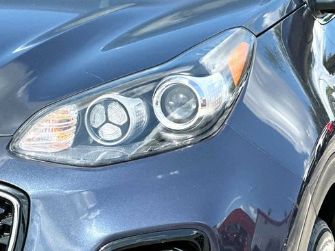 Used 2017 Kia Sportage LX AWD/4WD image 16