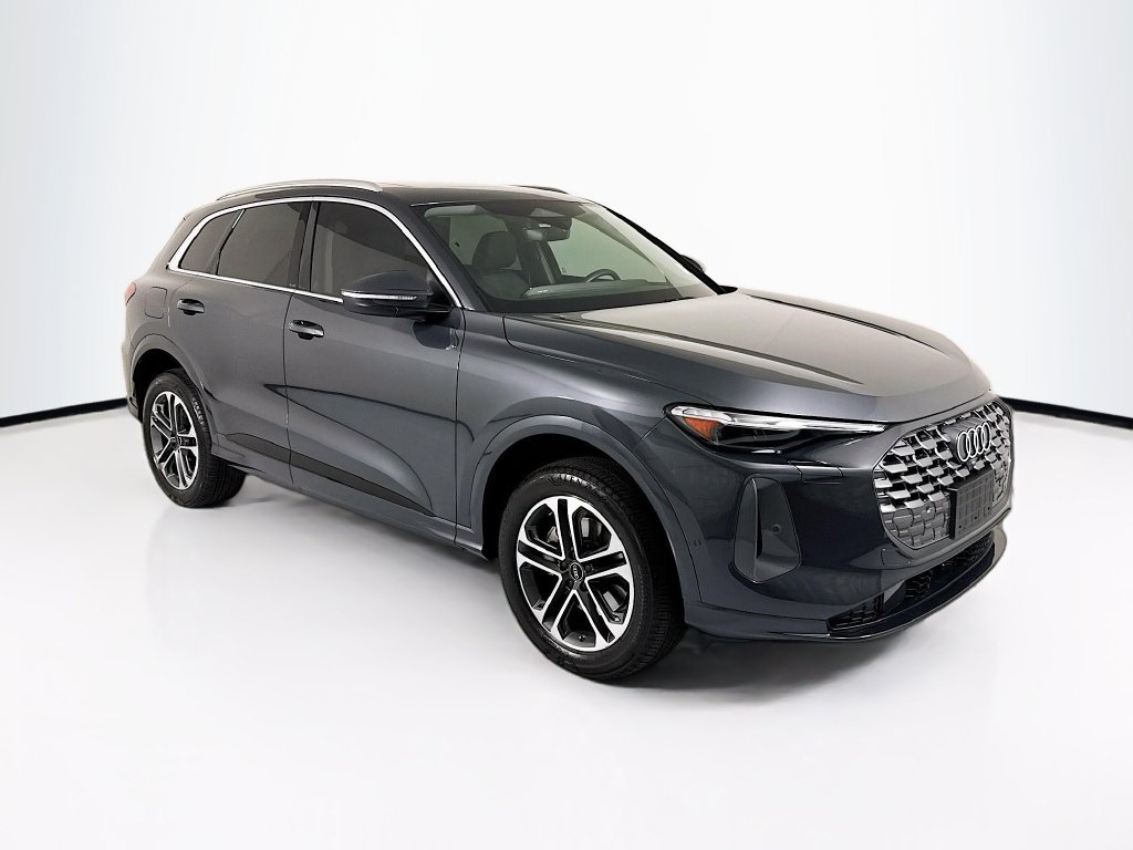 Certified 2025 Audi Q5 Premium w/ Premium Plus AWD/4WD image 3