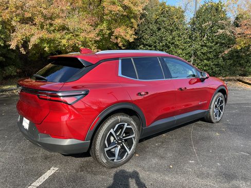 New 2026 Chevrolet Equinox EV LT image 10