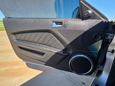 Used 2013 Ford Mustang Premium RWD image 25