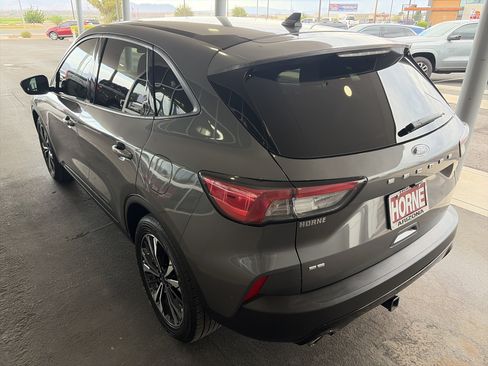 Used 2022 Ford Escape SE w/ SE Sport Appearance Package FWD image 6