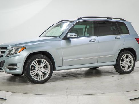 Used 2015 Mercedes-Benz GLK 350 4MATIC image 4