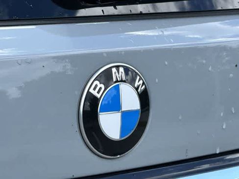 Used 2024 BMW X7 xDrive40i w/ M Sport Package AWD/4WD image 19