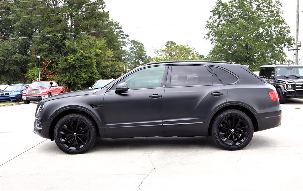 Used 2017 Bentley Bentayga AWD/4WD image 4