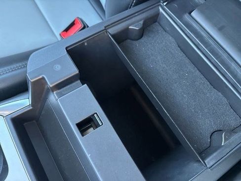 Used 2022 Ford Explorer XLT w/ Equipment Group 202A image 29