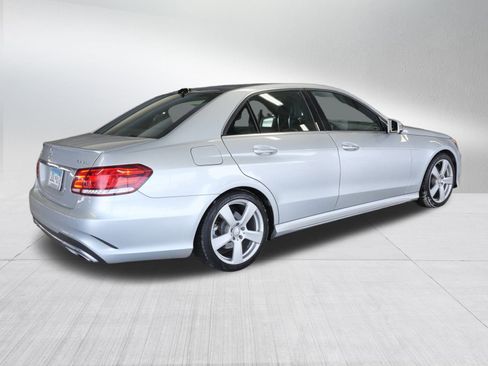 Used 2014 Mercedes-Benz E 350 4MATIC Sedan image 7