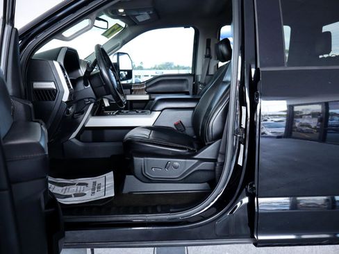 Used 2017 Ford F350 Lariat w/ Chrome Package image 15