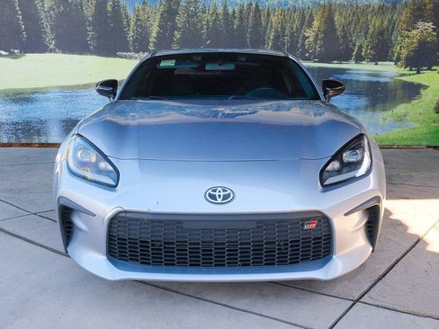 Used 2022 Toyota GR86 w/ ALL Weather Mat Package (TMS) RWD image 2