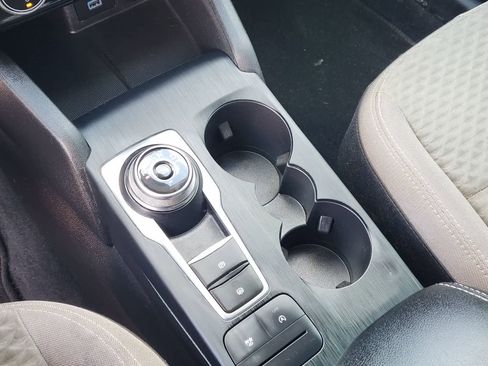 Used 2022 Ford Escape SE w/ SE Sport Appearance Package FWD image 18