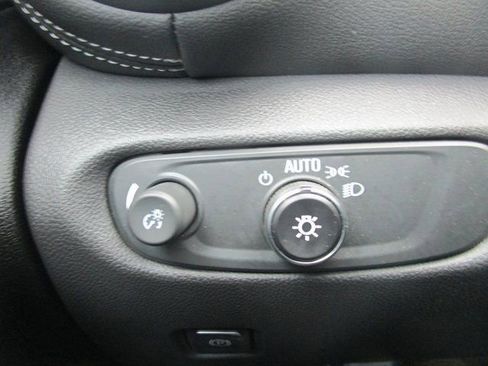 Certified 2024 Chevrolet Blazer LT w/ Convenience Package image 12