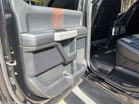 Used 2017 Ford F250 Platinum w/ Platinum Ultimate Package image 21