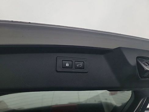 Used 2023 Subaru Outback Premium image 30