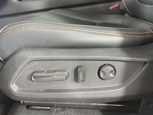 Used 2025 Honda Pilot TrailSport image 13