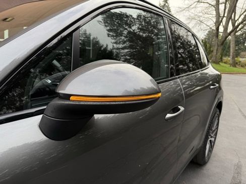 Used 2019 Porsche Cayenne image 39