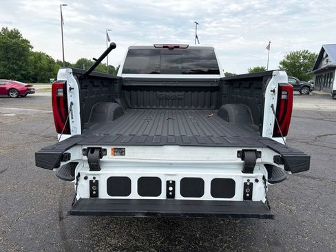Used 2025 GMC Sierra 2500 Denali w/ Denali Reserve Package AWD/4WD image 9