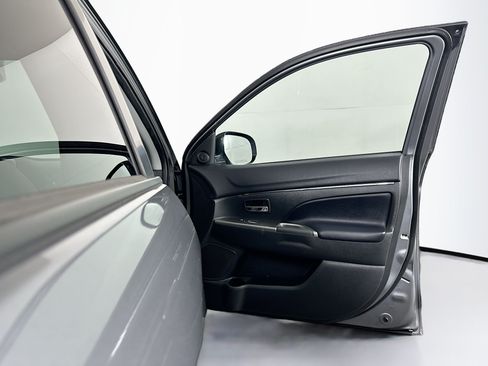 Used 2024 Mitsubishi Outlander Sport AWD image 30