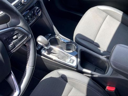 Used 2023 Buick Encore GX Select w/ Sport Touring Package FWD image 17