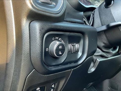 Used 2019 RAM 1500 Sport w/ Level 2 Equipment Group image 27
