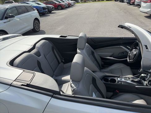 Used 2017 Chevrolet Camaro LT RWD image 11