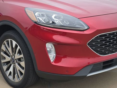 Used 2021 Ford Escape Titanium AWD/4WD image 30