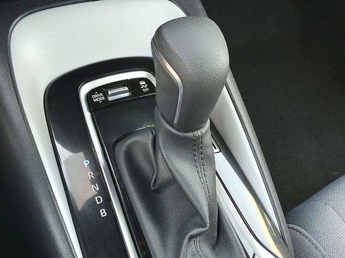 Used 2024 Toyota Corolla SE FWD image 4