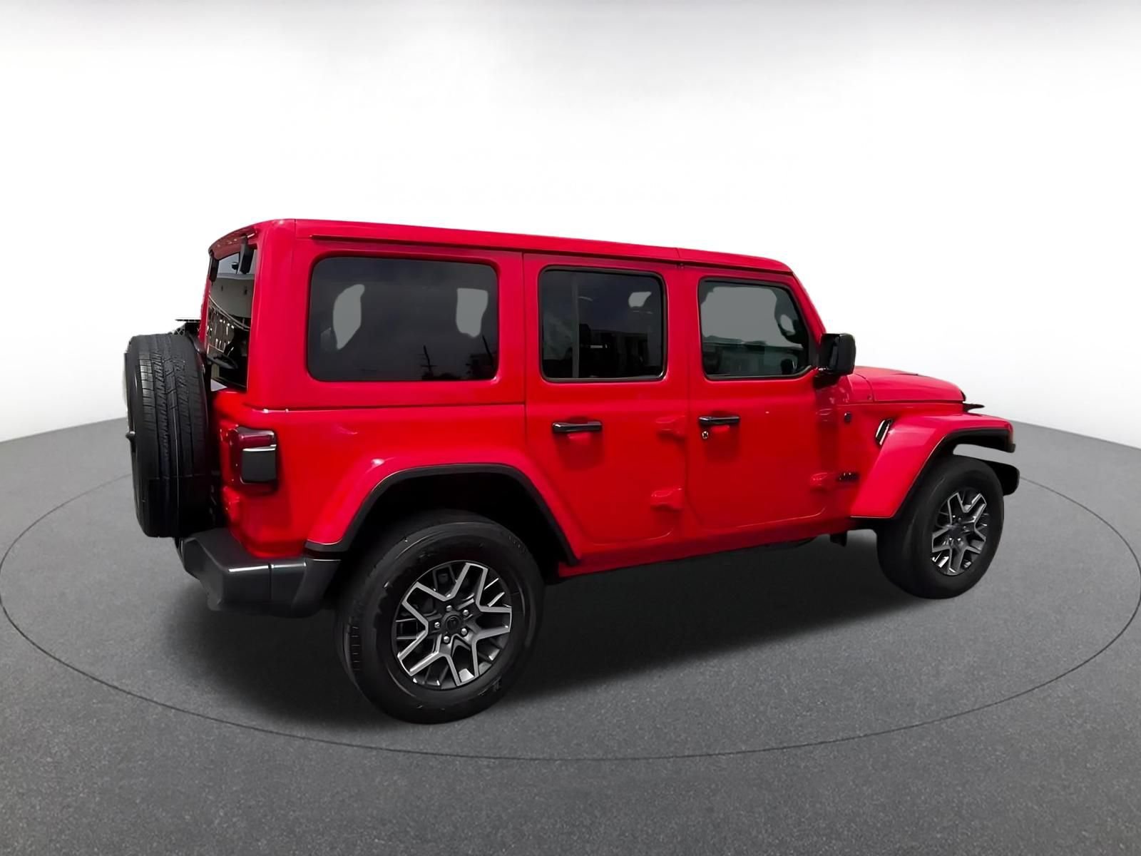 Used 2025 Jeep Wrangler Unlimited Sahara AWD/4WD image 12
