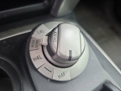 Used 2013 Toyota 4Runner Limited image 16