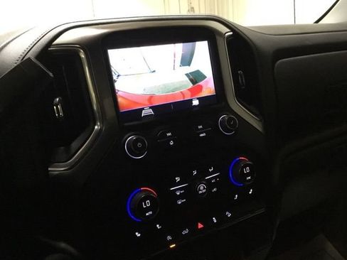 Used 2022 Chevrolet Silverado 1500 LT w/ Z71 Off-Road Package AWD/4WD image 37