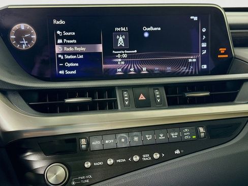 Used 2021 Lexus ES 300h Ultra Luxury w/ Accessory Package 2 image 15