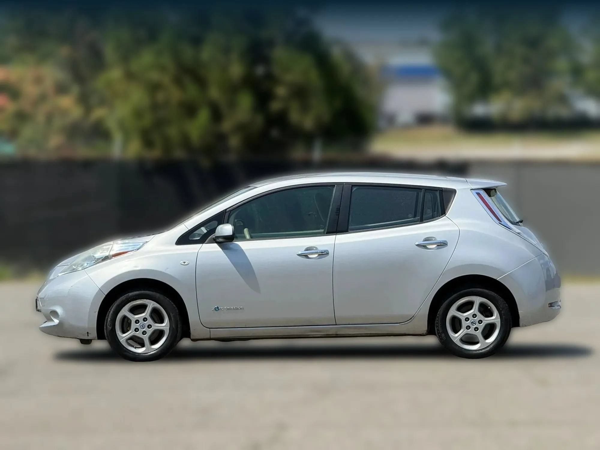 Used 2012 Nissan Leaf SL w/ Recycling/Organizational Pkg FWD image 8