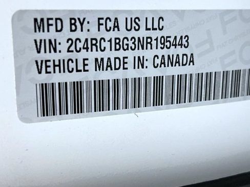 Used 2022 Chrysler Pacifica Touring-L FWD image 23