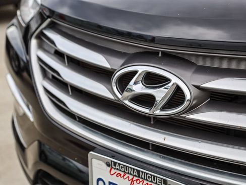 Used 2018 Hyundai Santa Fe Sport 2.0T FWD image 4